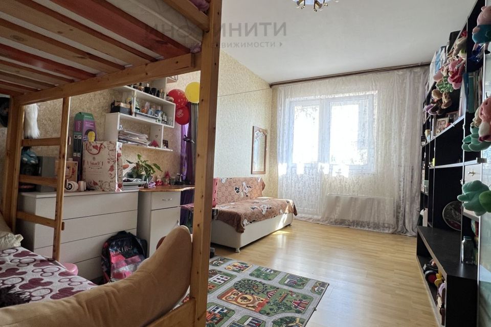Продаётся 3-комнатная квартира, 82.2 м²