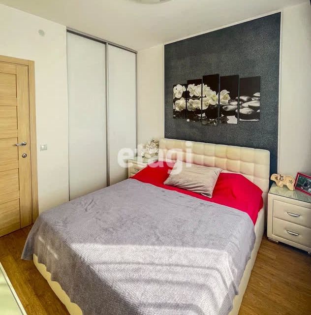 Продаётся 2-комнатная квартира, 59.8 м²