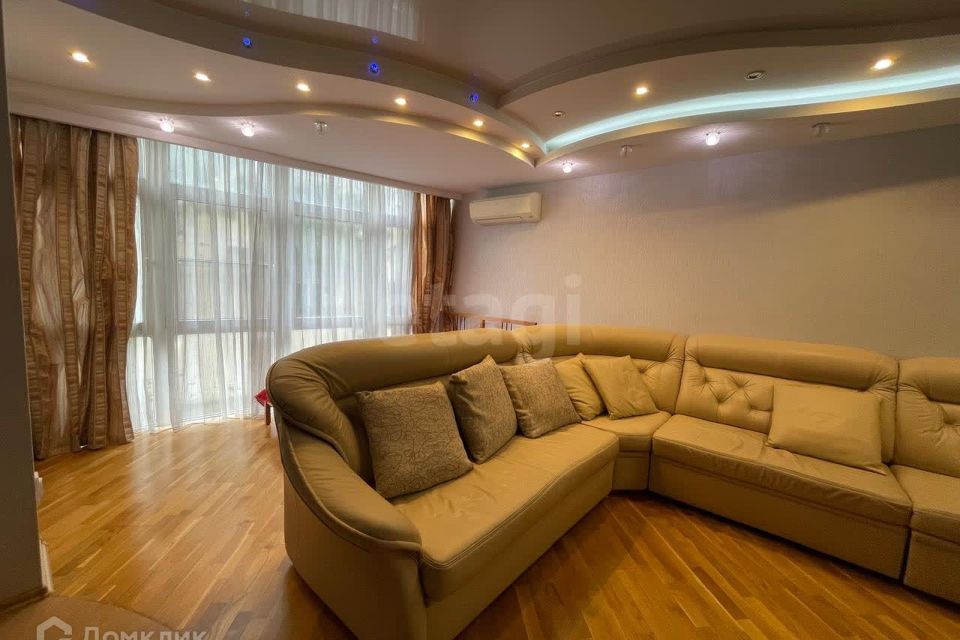Продаётся 2-комнатная квартира, 73.4 м²