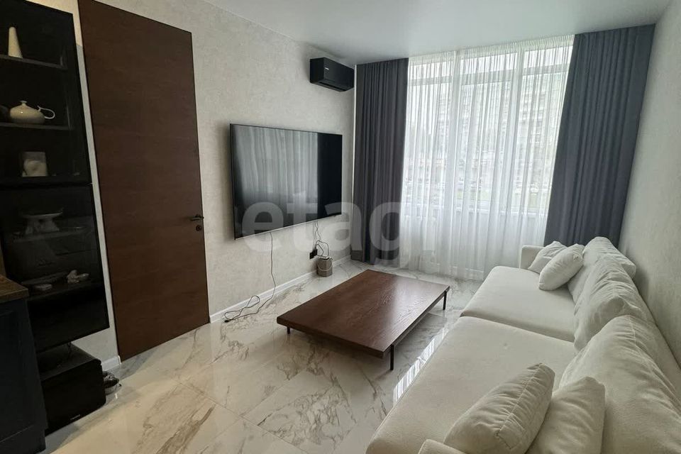 Продаётся 4-комнатная квартира, 110 м²