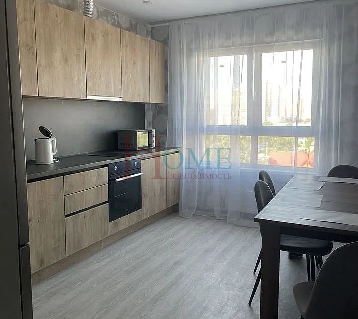 Сдаётся 1-комнатная квартира, 42 м²