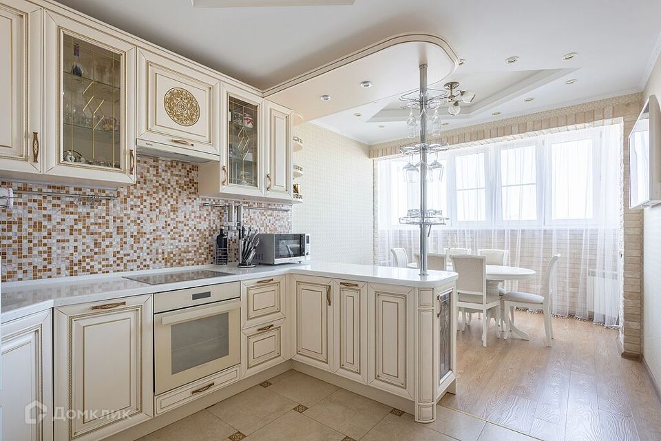 Продаётся 3-комнатная квартира, 112 м²