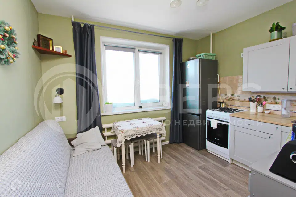 Продаётся 1-комнатная квартира, 37.3 м²