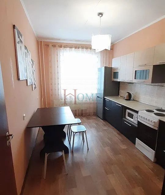 Сдаётся 2-комнатная квартира, 68 м²