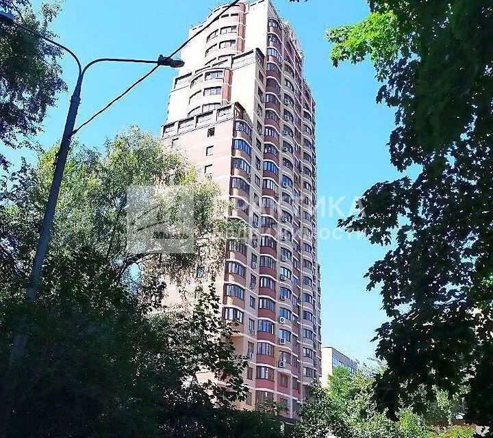 Продаётся 2-комнатная квартира, 97 м²