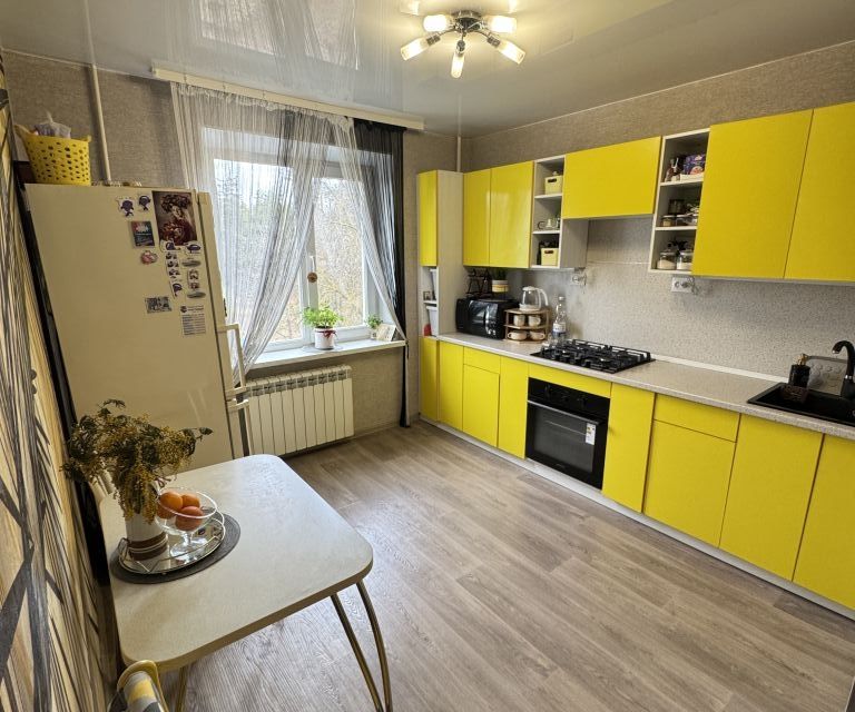 Продаётся 3-комнатная квартира, 65.7 м²