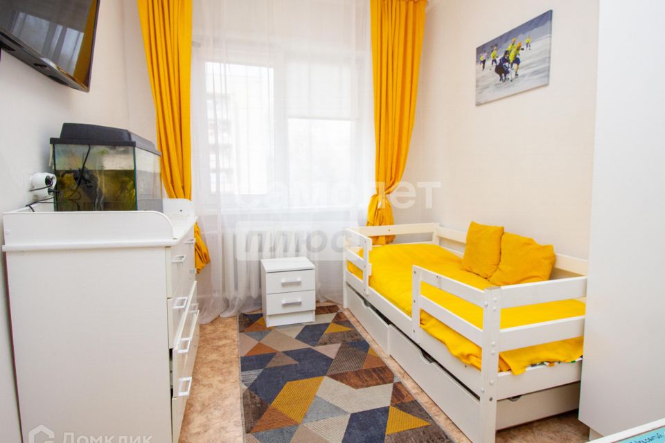 Продаётся 4-комнатная квартира, 57.6 м²