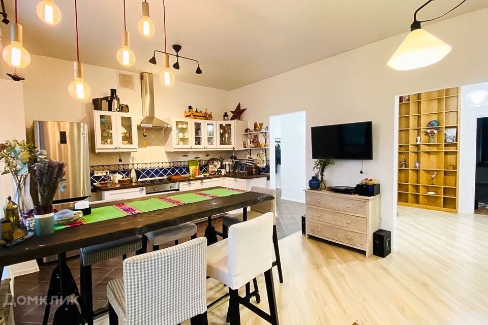 Сдаётся 4-комнатная квартира, 128 м²