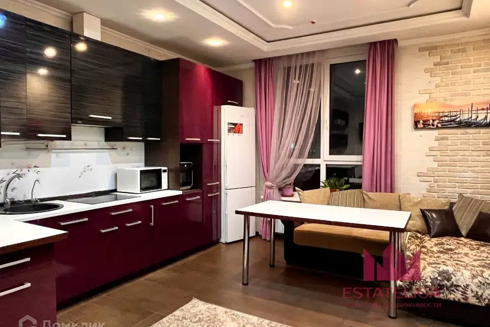 Продаётся 4-комнатная квартира, 103 м²