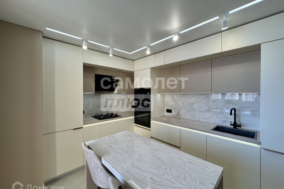 Продаётся 2-комнатная квартира, 84 м²