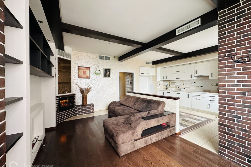 Продаётся 3-комнатная квартира, 97.7 м²