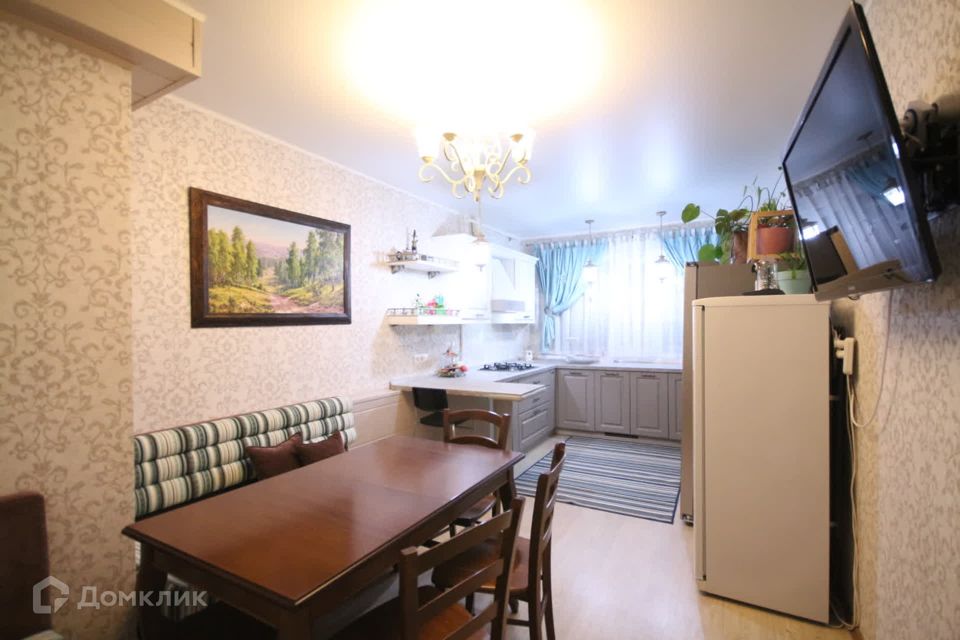 Продаётся 1-комнатная квартира, 56.7 м²