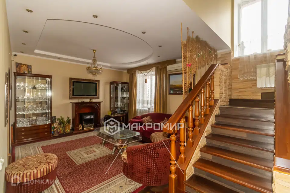 Продаётся 8-комнатная квартира, 268 м²