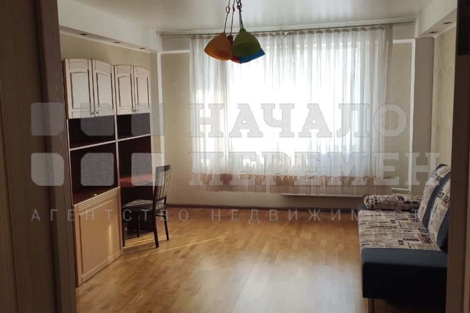 Сдаётся 2-комнатная квартира, 100 м²