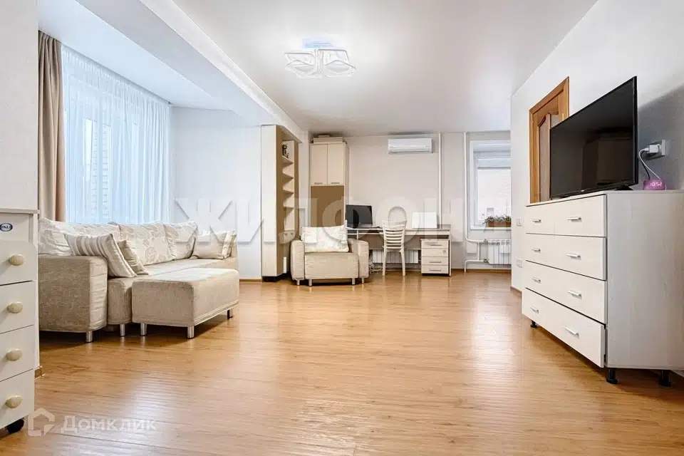 Продаётся 1-комнатная квартира, 43.1 м²