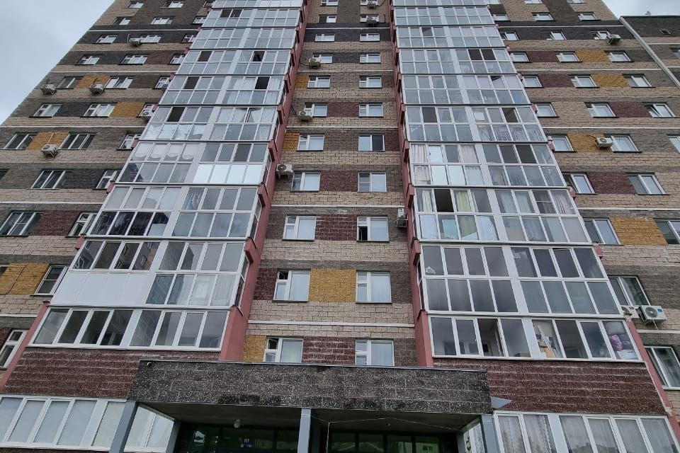 Продаётся 1-комнатная квартира, 42 м²