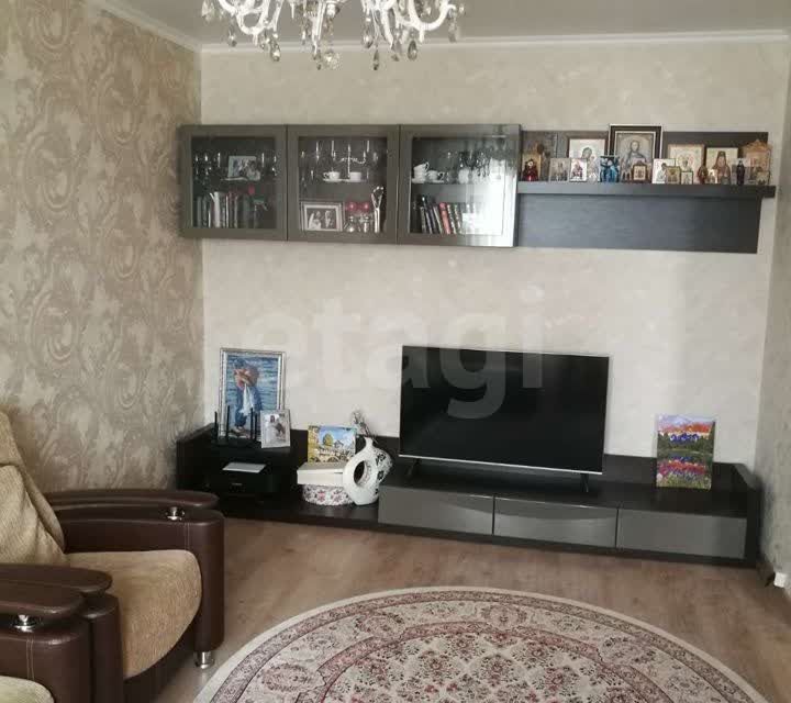 Продаётся 2-комнатная квартира, 55.8 м²