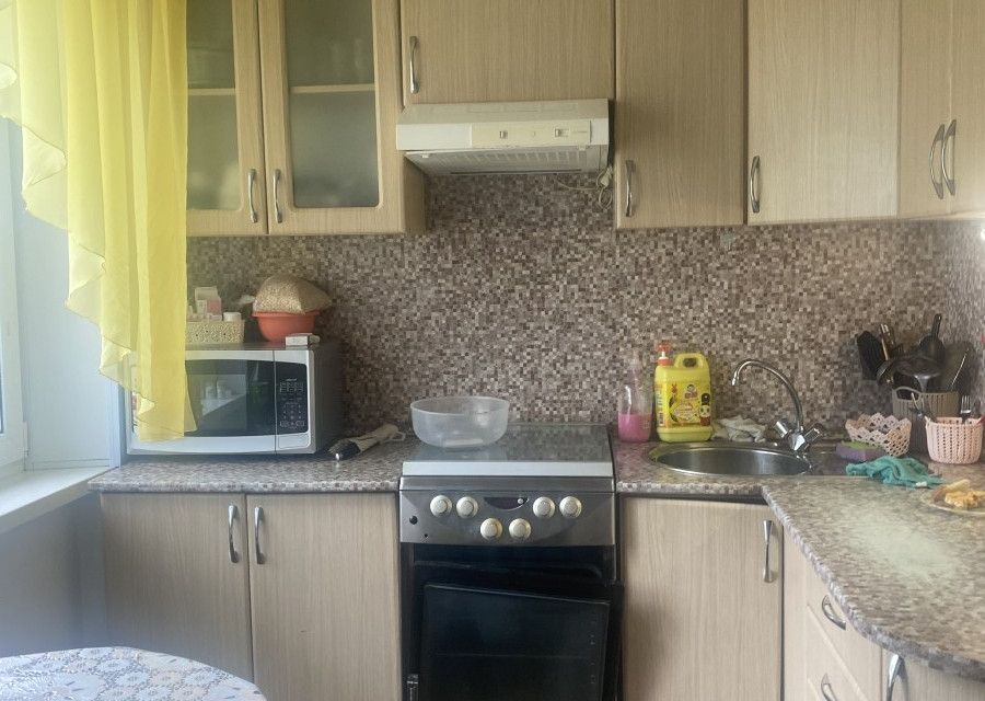 Продаётся 3-комнатная квартира, 47.4 м²
