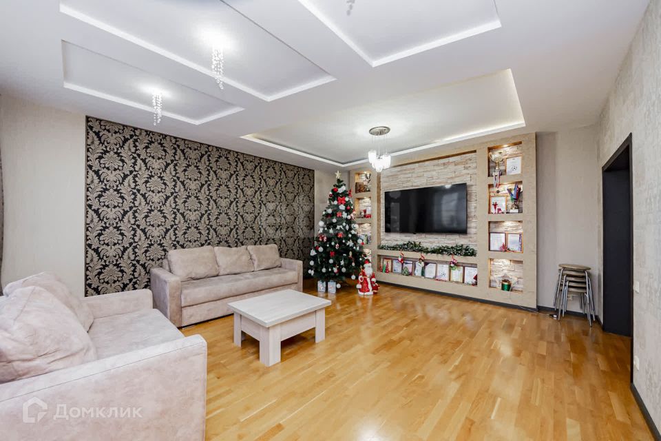 Продаётся 3-комнатная квартира, 157.5 м²