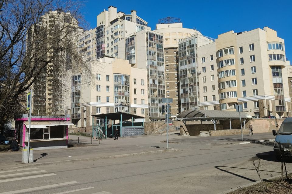 Продаётся 3-комнатная квартира, 111.2 м²