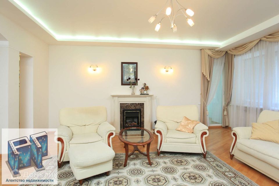 Продаётся 3-комнатная квартира, 132.4 м²