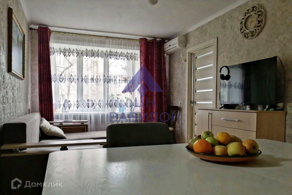 Продаётся 4-комнатная квартира, 62 м²