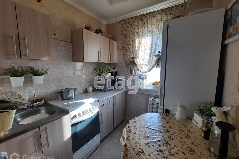 Продаётся 3-комнатная квартира, 43.3 м²