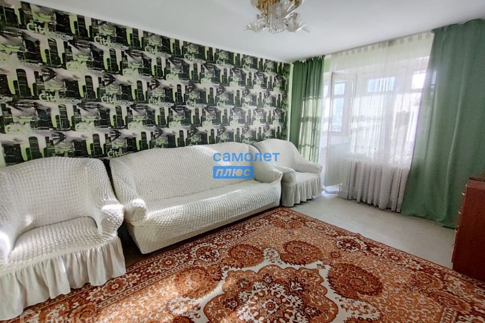 Продаётся 4-комнатная квартира, 76.4 м²