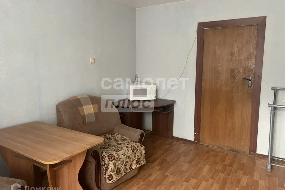 Продаётся комната в 8-комн. квартире, 13.1 м²