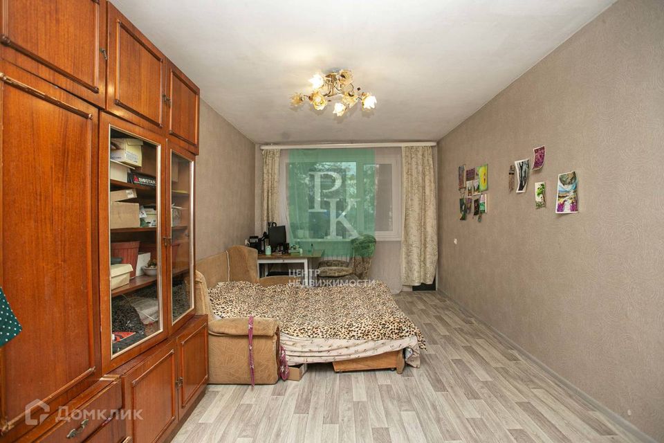 Продаётся 2 комнаты в 3-комн. квартире, 41.2 м²