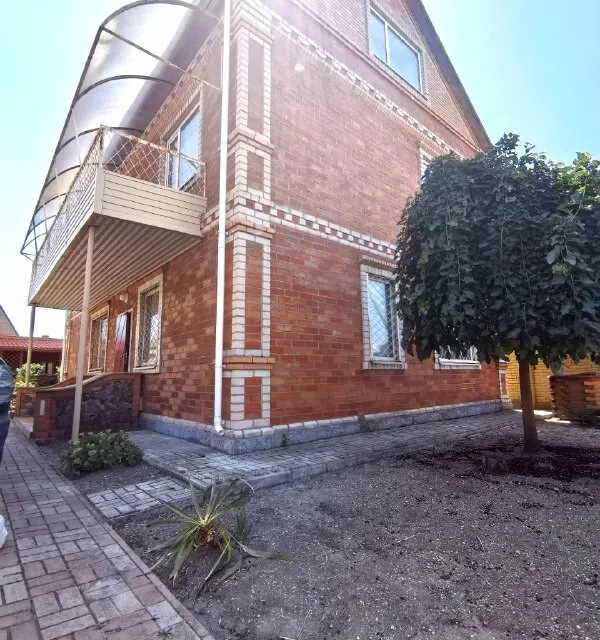 Продаётся 3-этажный дом, 213.2 м²