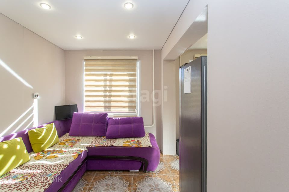 Продаётся 4-комнатная квартира, 60.5 м²