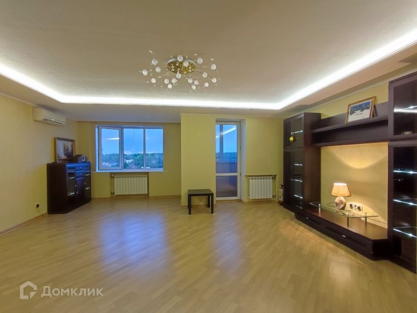 Продаётся 4-комнатная квартира, 101.8 м²