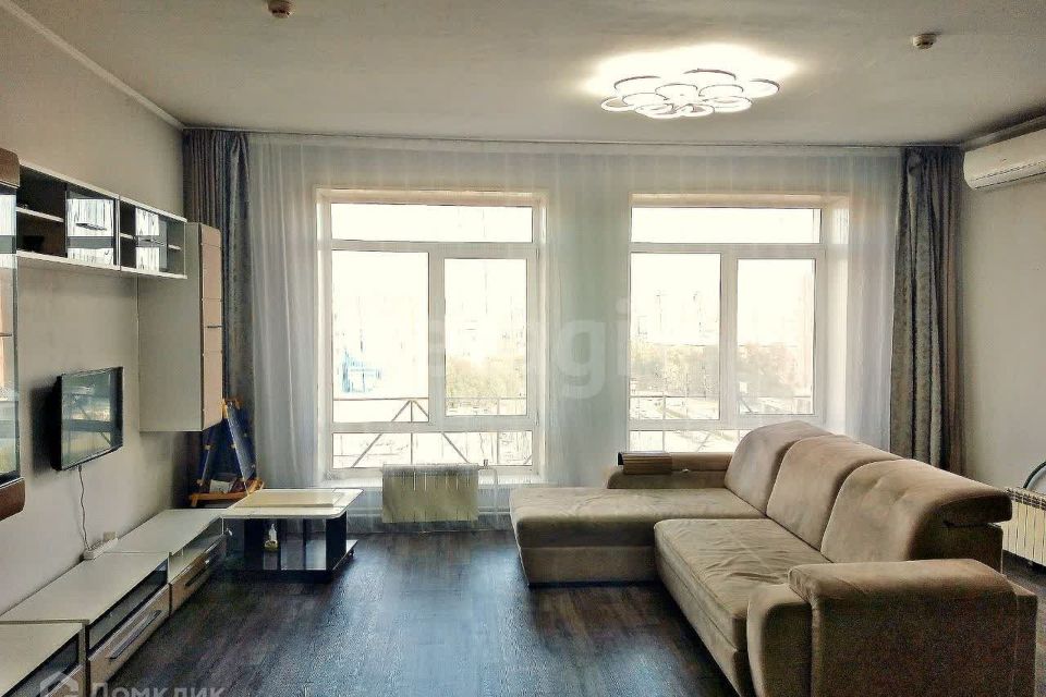 Продаётся 1-комнатная квартира, 79.8 м²