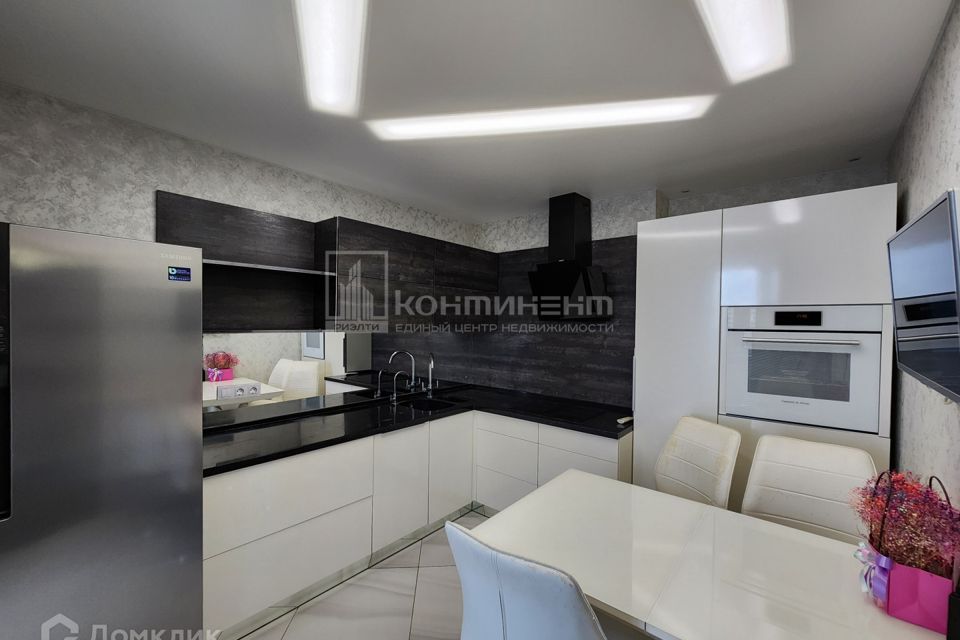 Продаётся 2-комнатная квартира, 56.6 м²