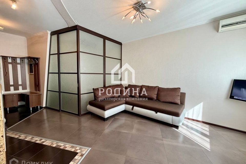 Продаётся 1-комнатная квартира, 43 м²