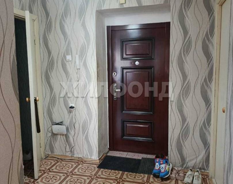 Продаётся 1-комнатная квартира, 37.2 м²