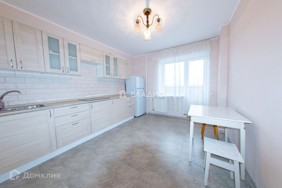 Сдаётся 1-комнатная квартира, 42 м²
