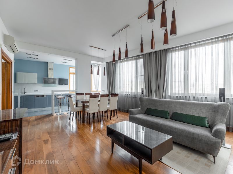 Сдаётся 4-комнатная квартира, 157 м²
