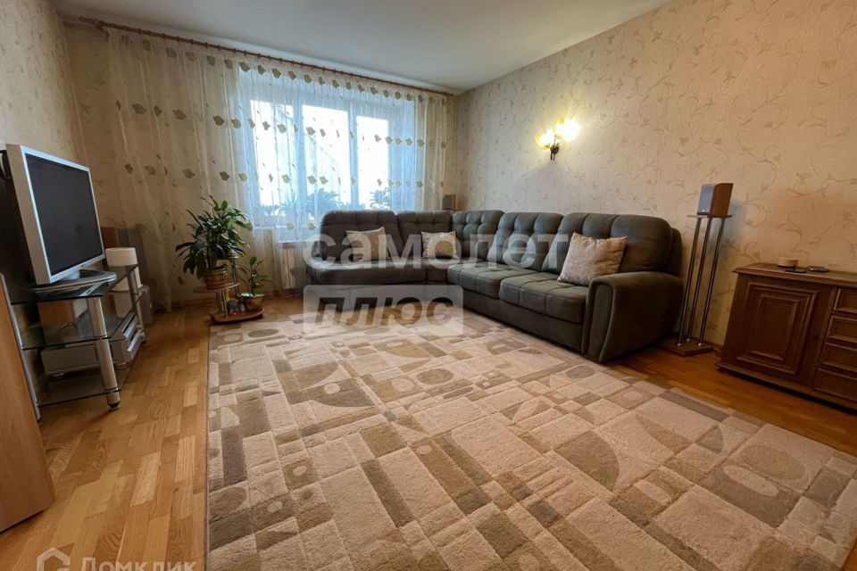 Продаётся 4-комнатная квартира, 101 м²