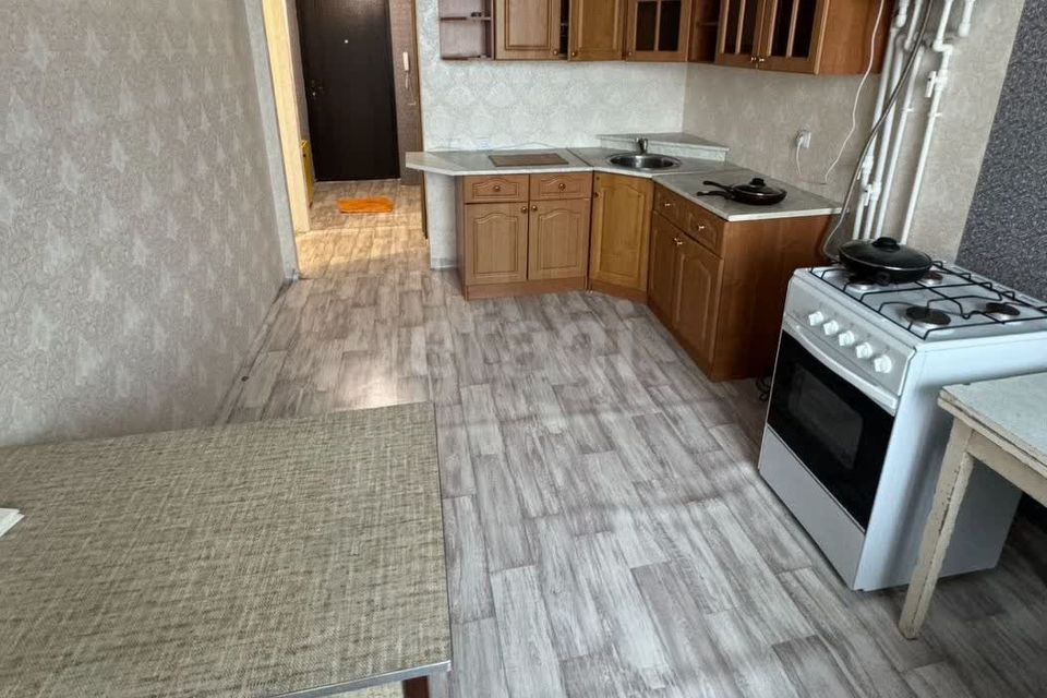 Продаётся 1-комнатная квартира, 42 м²