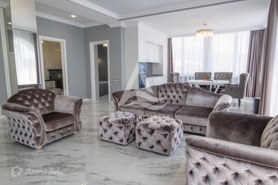 Продаётся 2-комнатная квартира, 103 м²