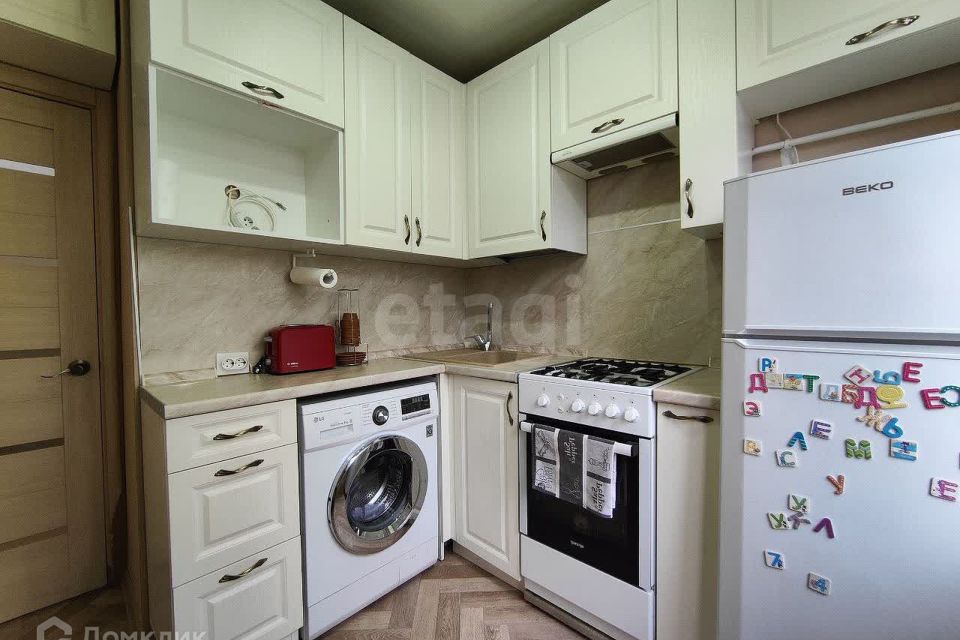 Сдаётся 4-комнатная квартира, 57.8 м²