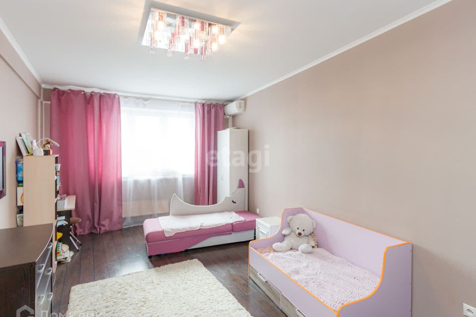 Продаётся 2-комнатная квартира, 82.5 м²
