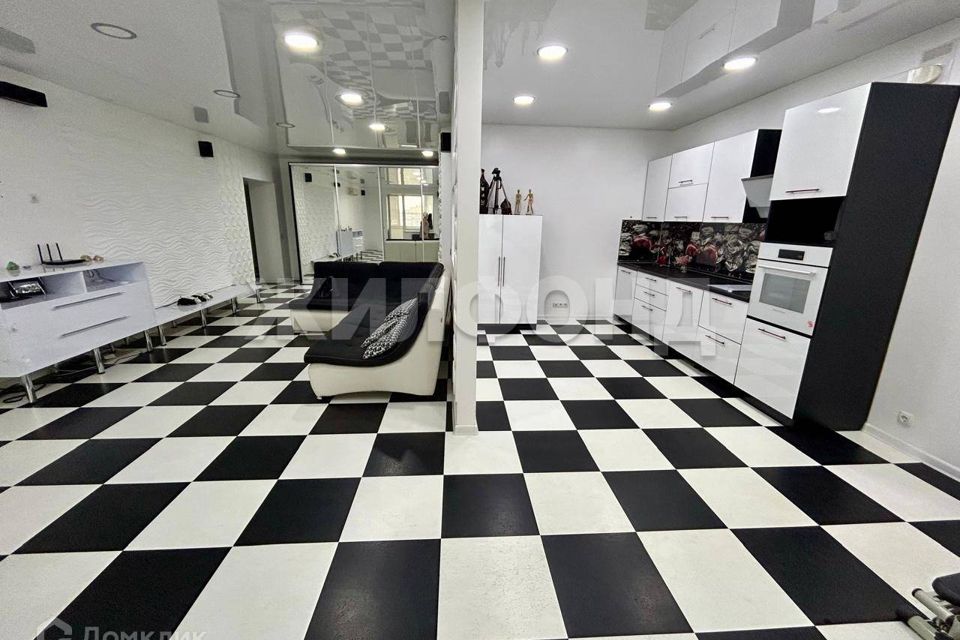 Продаётся 3-комнатная квартира, 119.2 м²