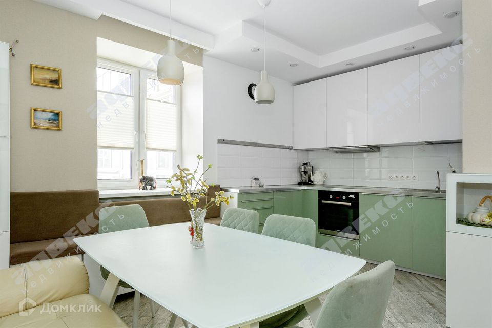 Продаётся 3-комнатная квартира, 94 м²