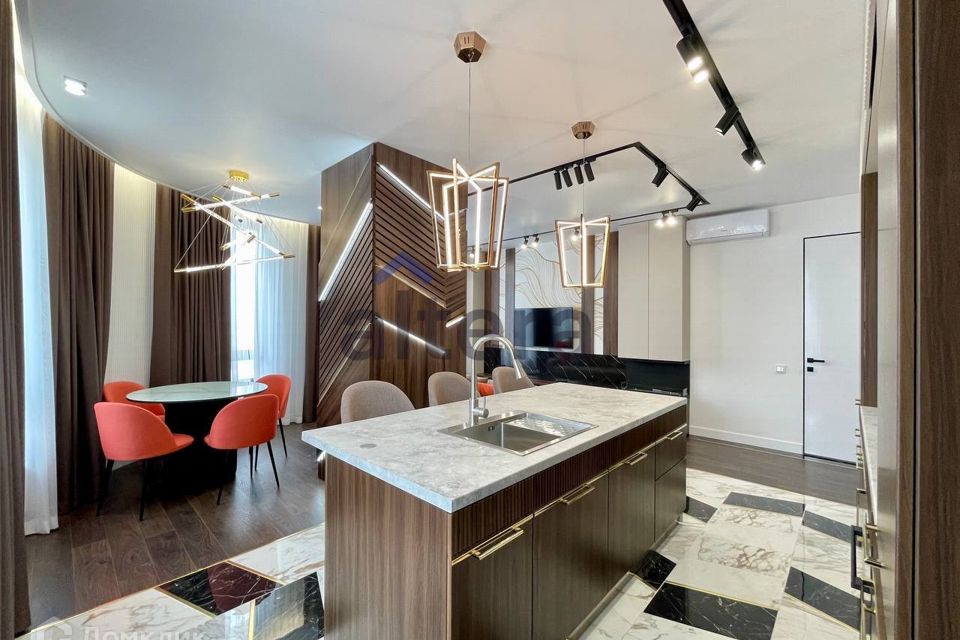 Продаётся 3-комнатная квартира, 102 м²