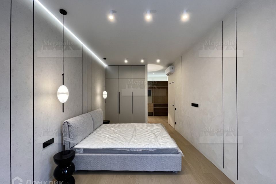 Сдаётся 4-комнатная квартира, 161 м²