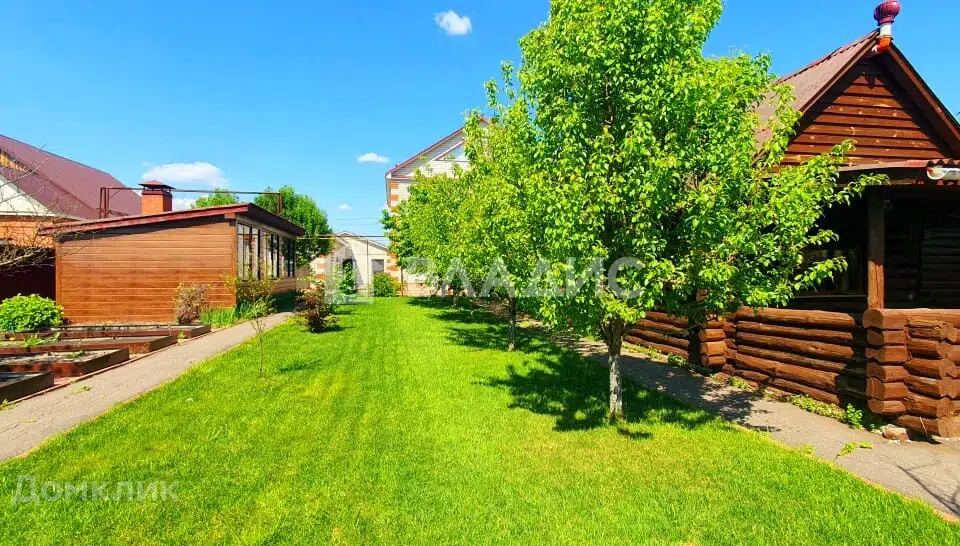 Продаётся 3-этажный дом, 230 м²