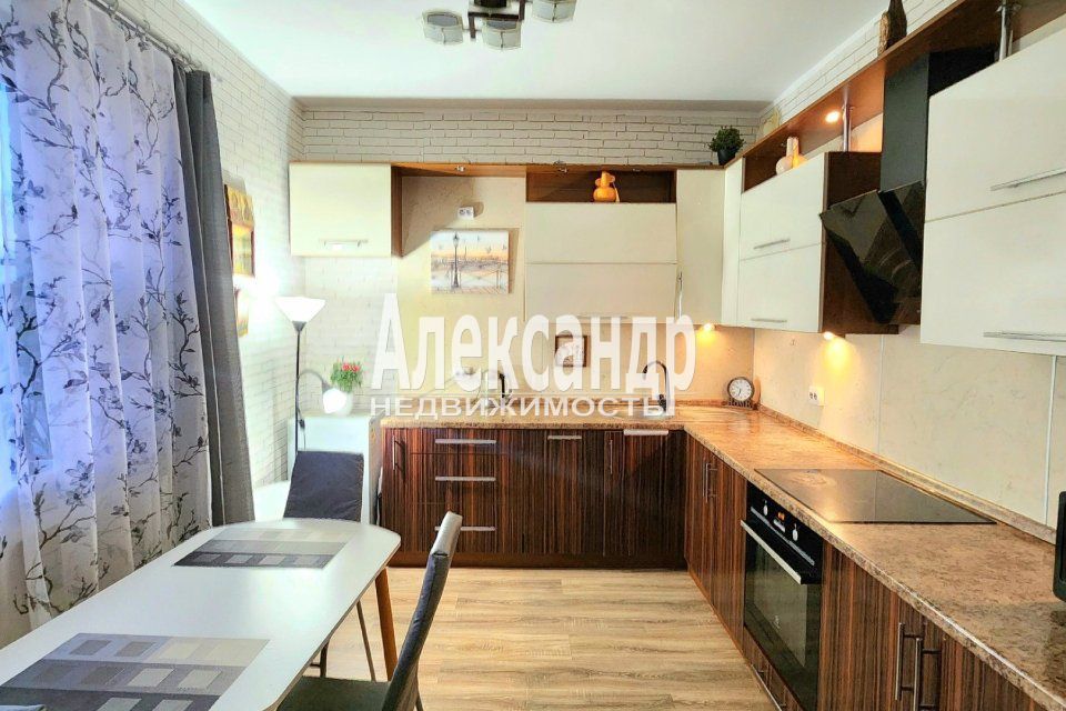 Продаётся 2-комнатная квартира, 65.5 м²
